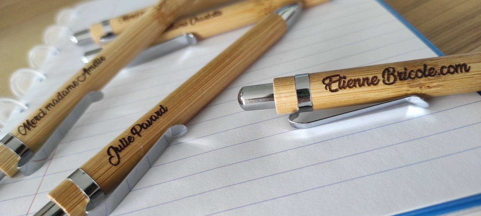 Stylo en bois personnalisé gravé