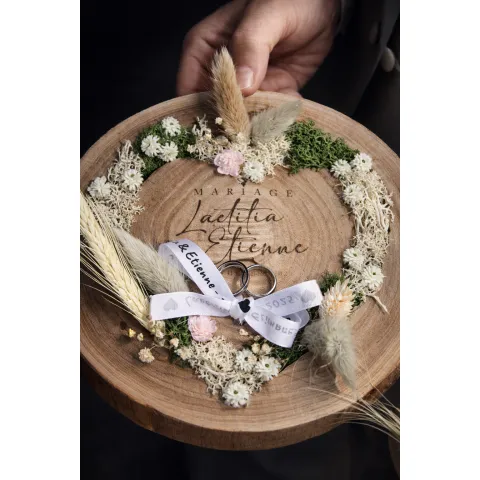 Porte-alliances en bois gravé personnalisé